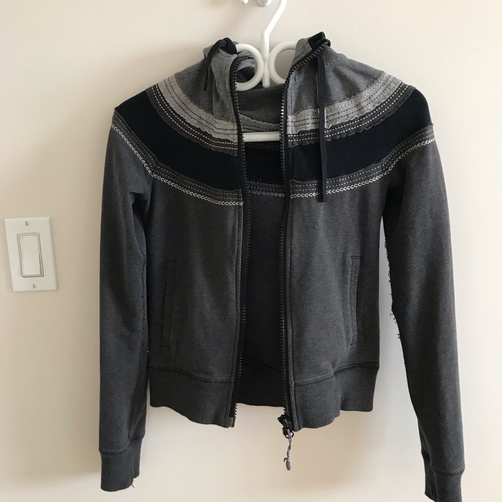 LULULEMON ZIP-UP SWEATER SIZE XXS